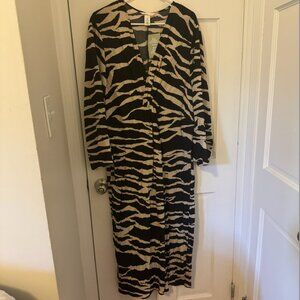 NWT H&M Zebra Print Knot-Detail Dress | Size L